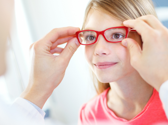 Ausili per ipovedenti e occhiali in età pediatrica