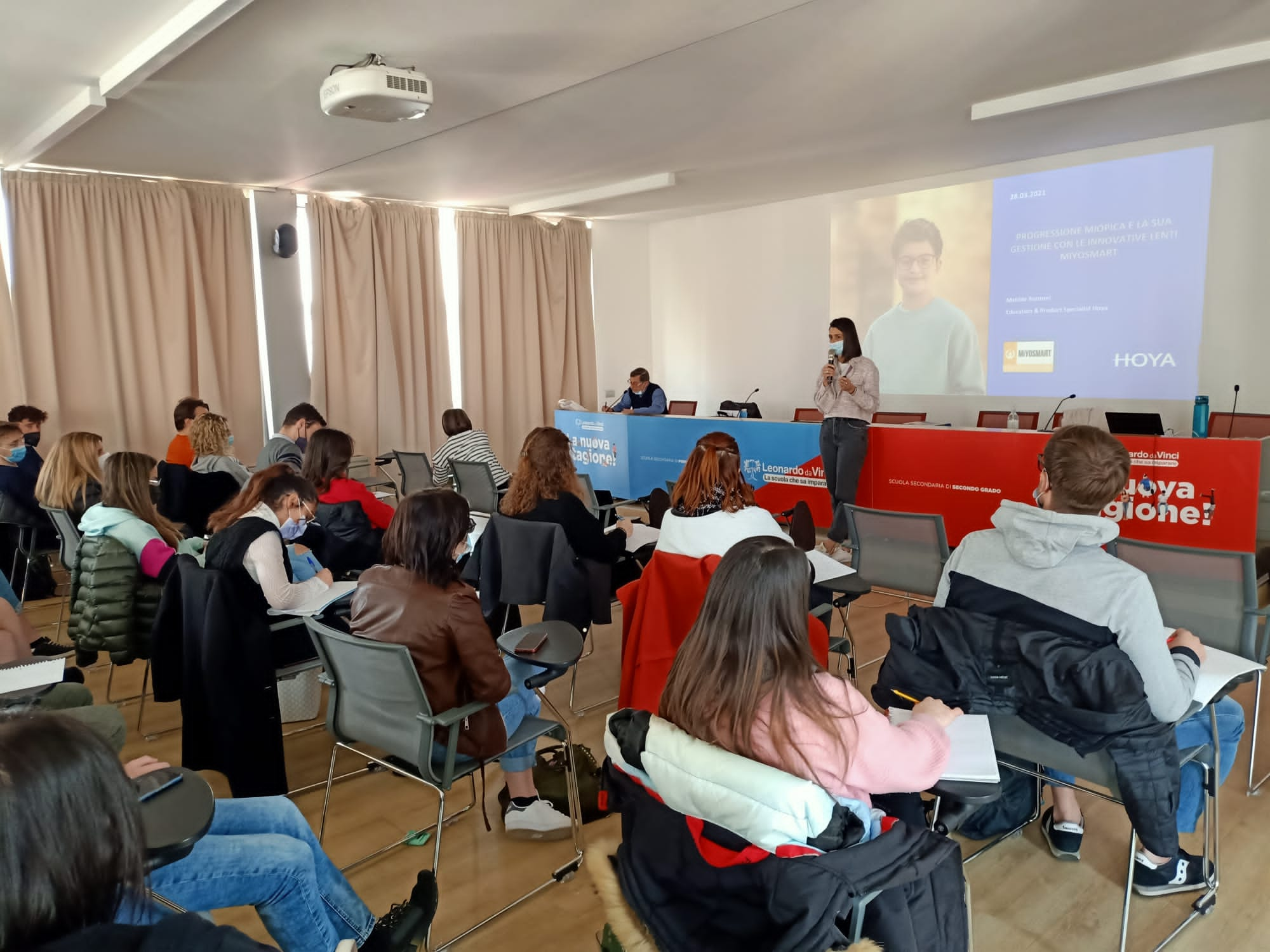 Hoya Lens ospite presso il nostro Istituto: presentazione delle Lenti MiYOSMART